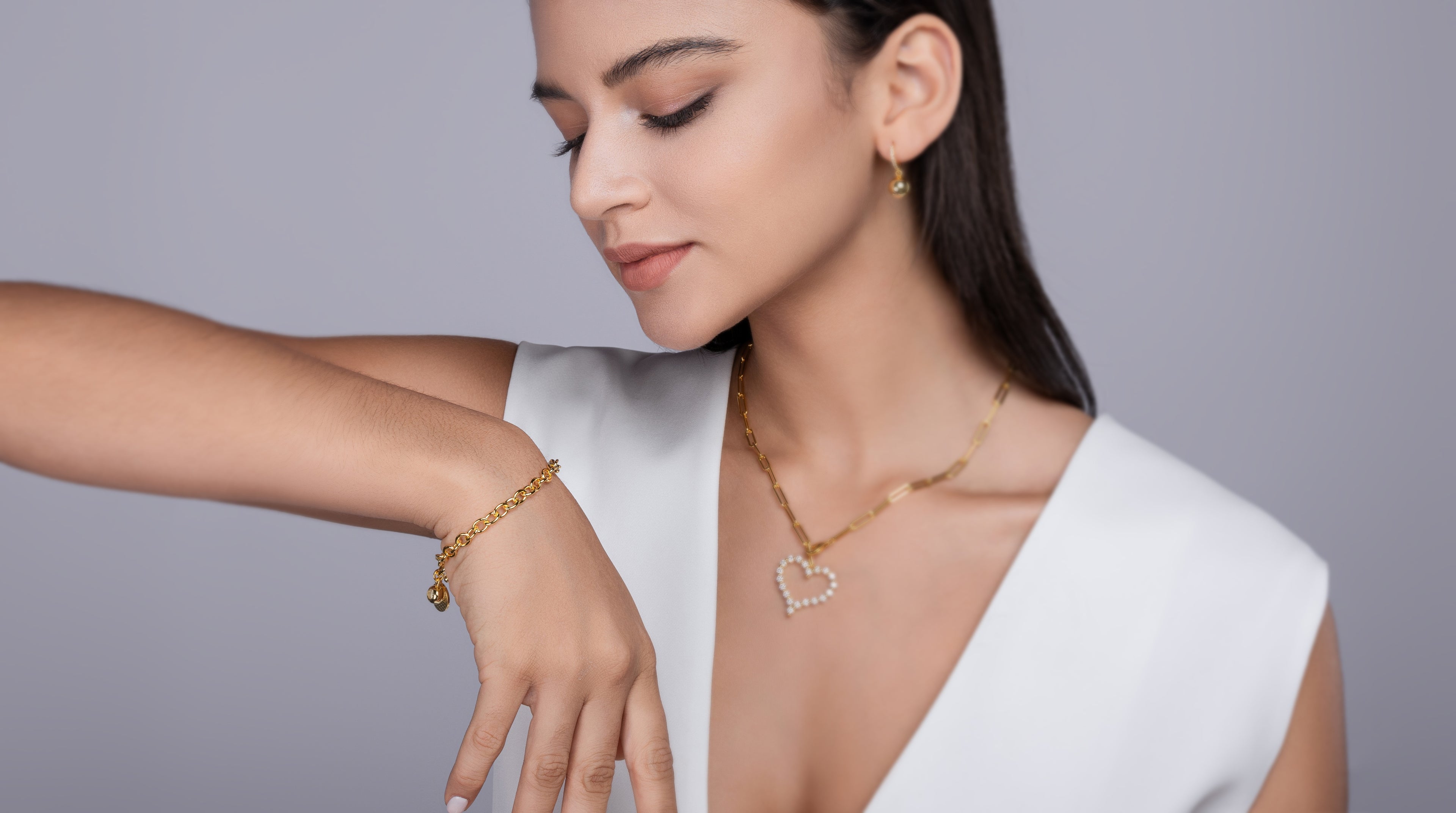 Set With Top-quality Moissanite, This Luxurious And Fashionable Light Luxury Trend Jewelry Silver Bracelet Is S925 Silver-plated With Gold