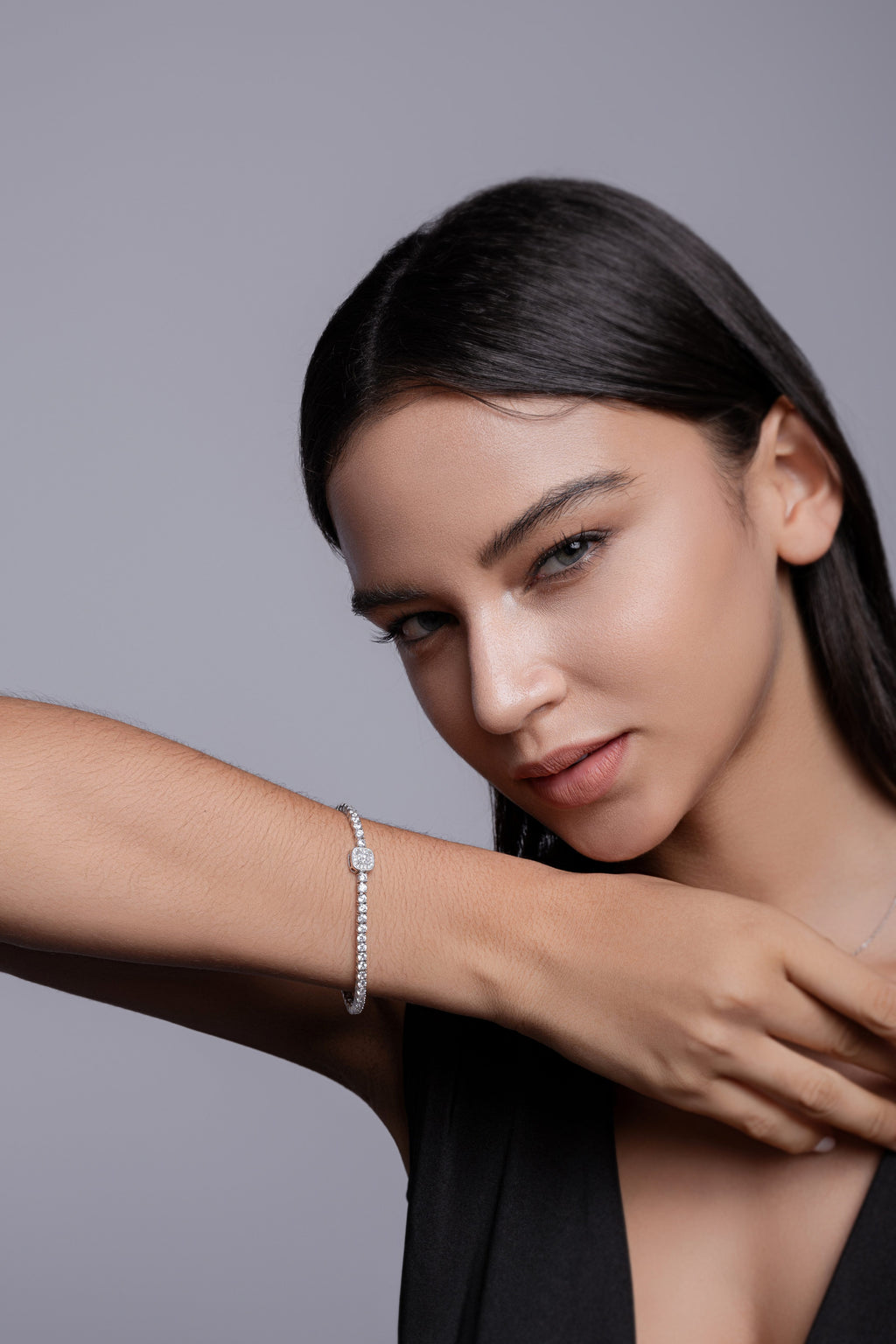 Set With Top-quality Moissanite, This Luxurious And Fashionable Light Luxury Jewelry Silver Bracelet Is Made Of S925 Silver Electroplated With Platinum