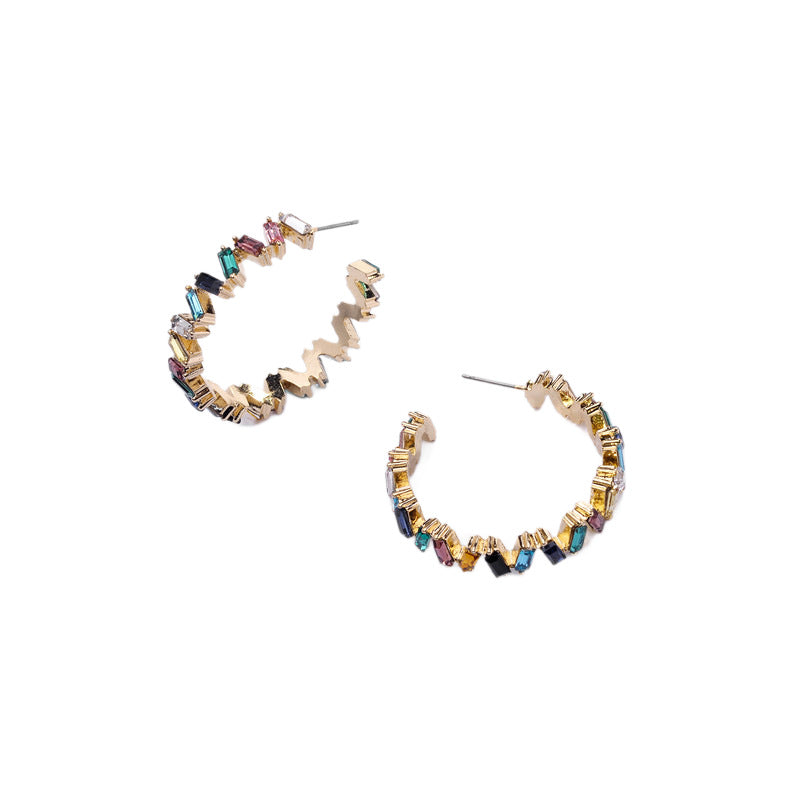 Stylish And Versatile Round Earrings With An Elegant Sophisticated Vibe Secondary image