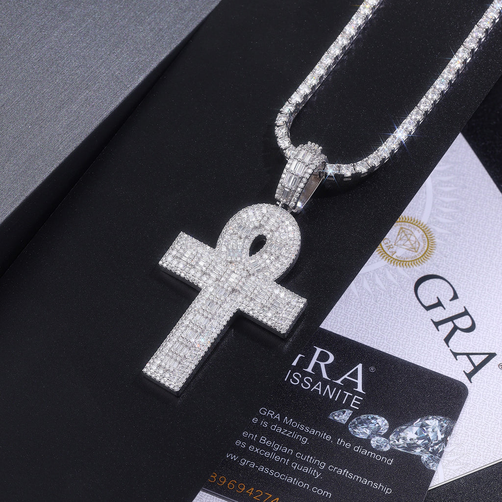 Set With Top-quality Moissanite, This Luxurious And Fashionable Light Luxury Trend Jewelry Necklace Pendant Is Made Of S925 Silver Electroplated With Platinum