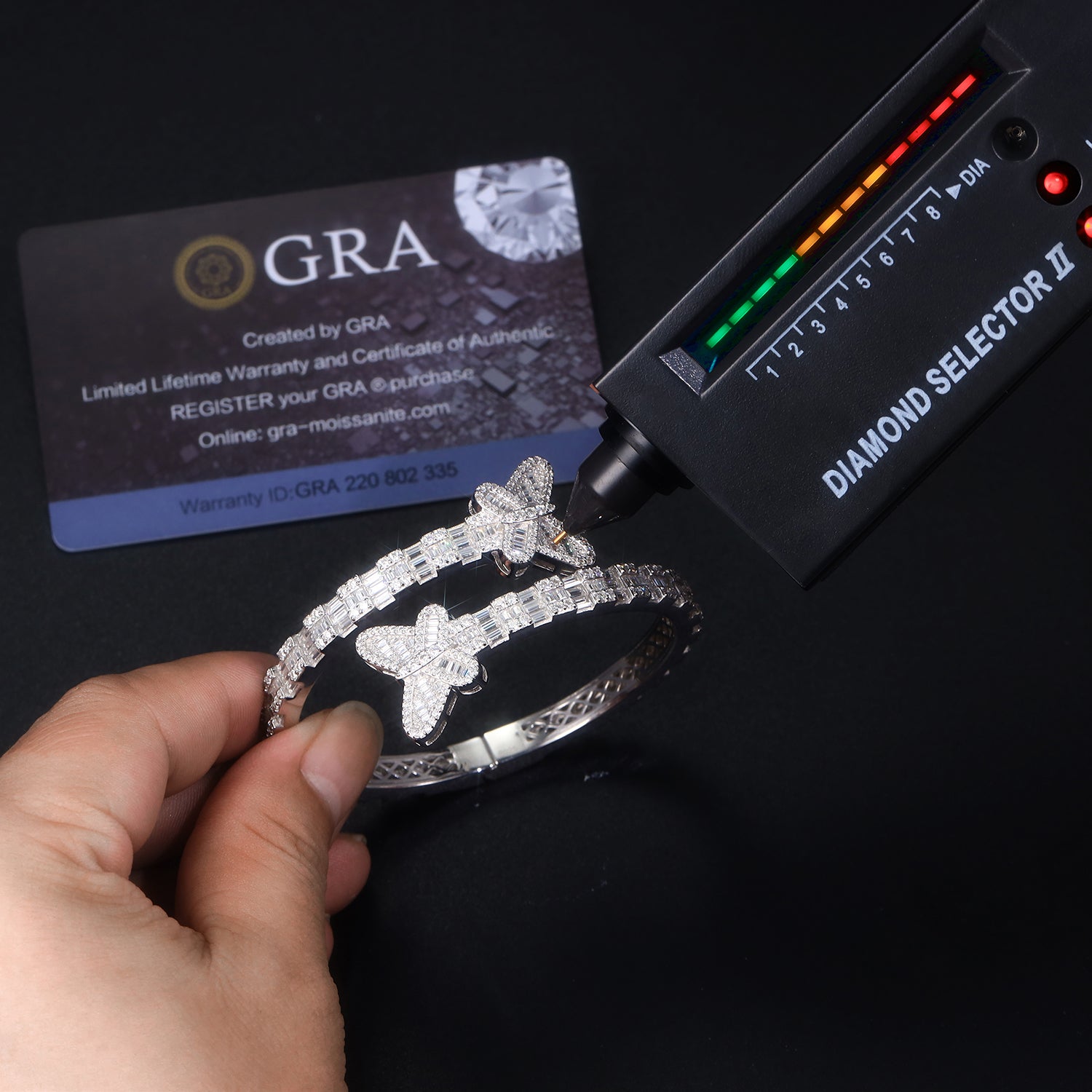 Jewelry Bracelet Featuring Top-quality Moissanite, Elegant And Fashionable, Luxurious And Trendy, Made Of S925 Silver With Electroplated Platinum.