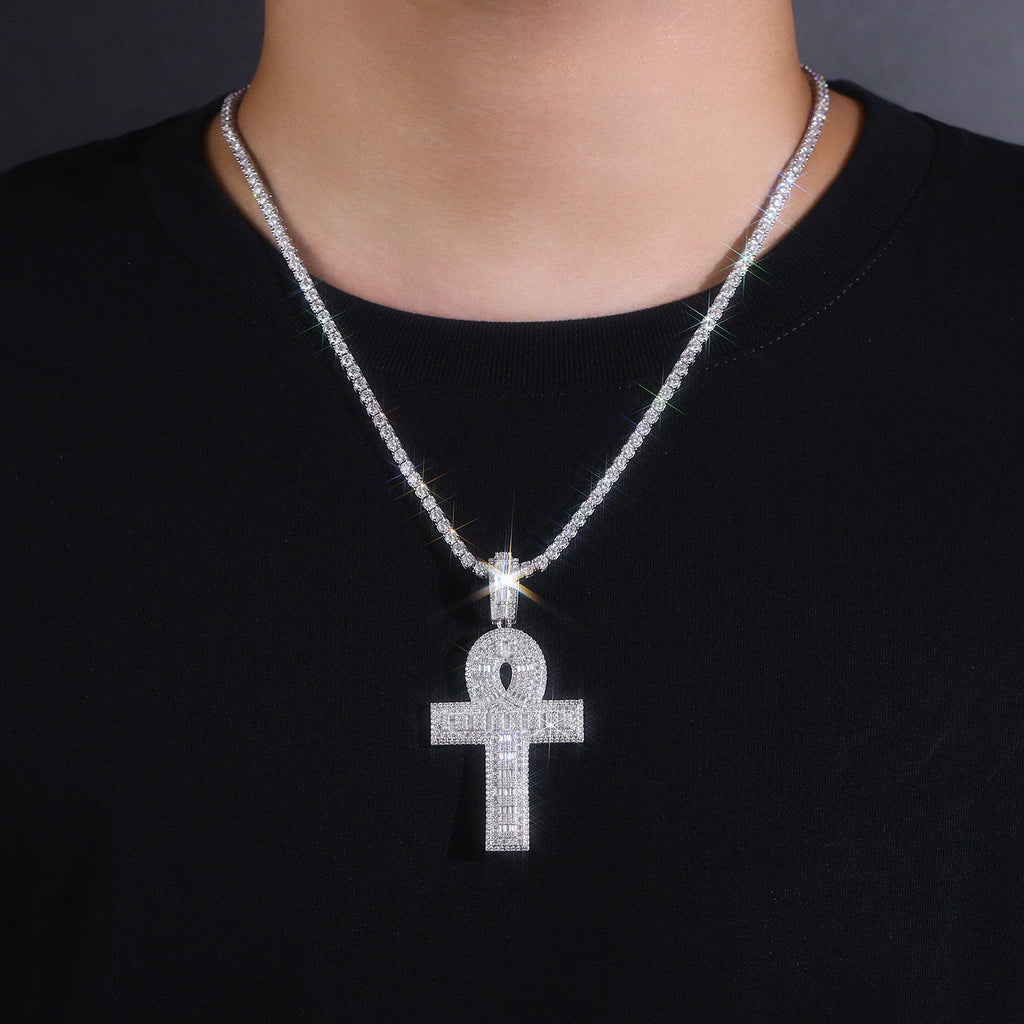 Set With Top-quality Moissanite, This Luxurious And Fashionable Light Luxury Trend Jewelry Necklace Pendant Is Made Of S925 Silver Electroplated With Platinum