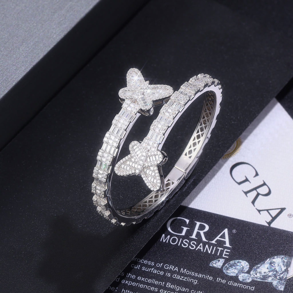 Jewelry Bracelet Featuring Top-quality Moissanite, Elegant And Fashionable, Luxurious And Trendy, Made Of S925 Silver With Electroplated Platinum.